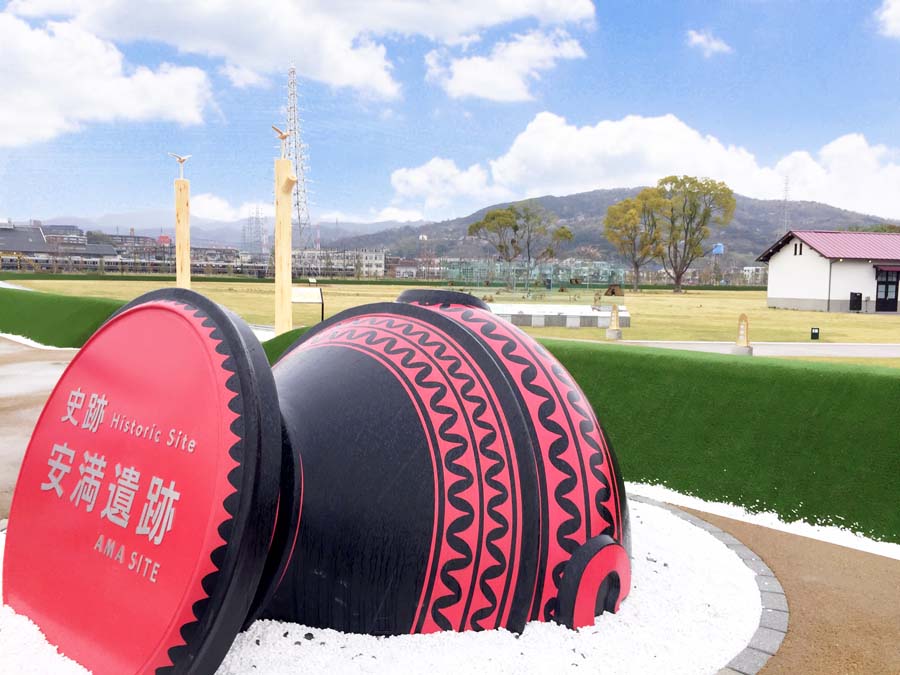 安満遺跡公園から見える阪急電車