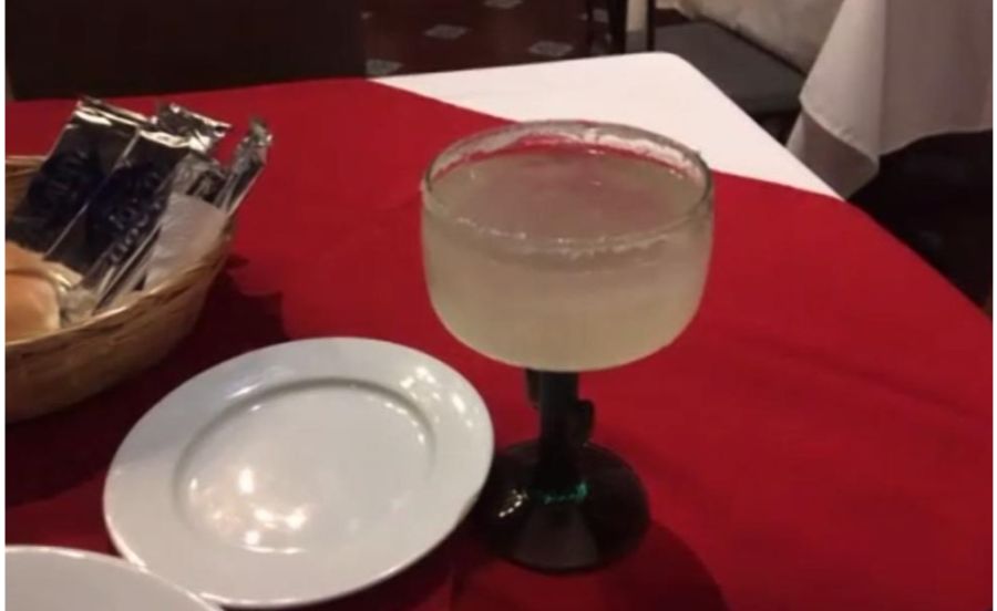 メキシコシティの高級レストランのマルガリータ