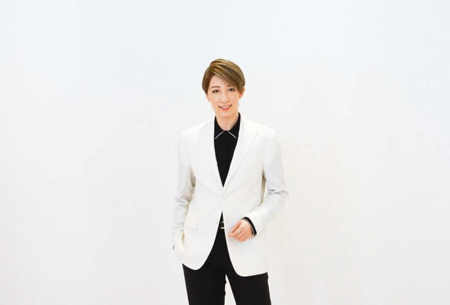 宝塚歌劇団宙組・トップスター真風涼帆さんインタビュー。宝塚大劇場宙組公演『シャーロック・ホームズ－The Game Is Afoot!－』『Délicieux（デリシュー）!－甘美なる巴里－』