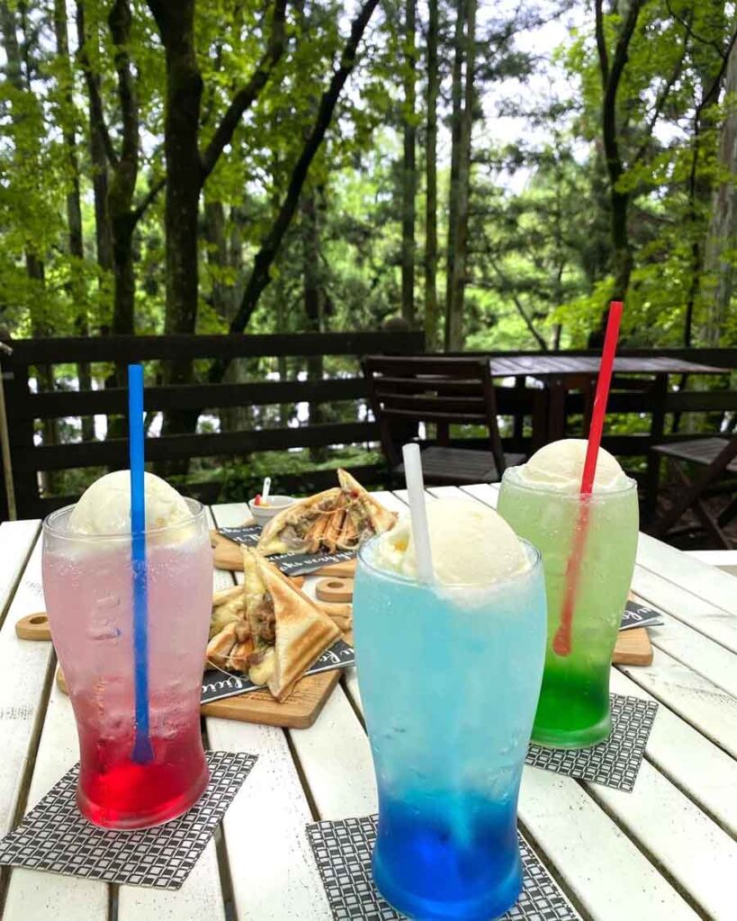 サードプレイスのカラフルソーダ