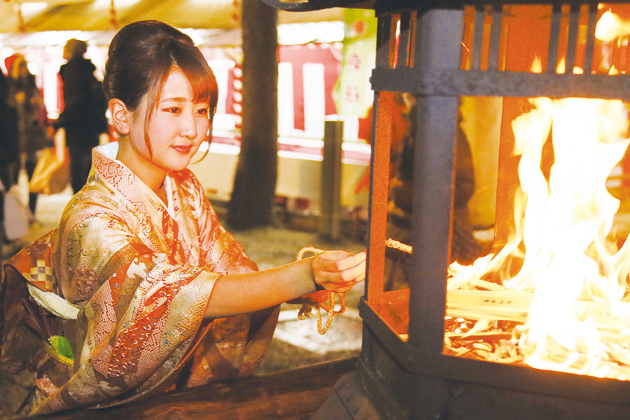 八坂神社 をけら詣り