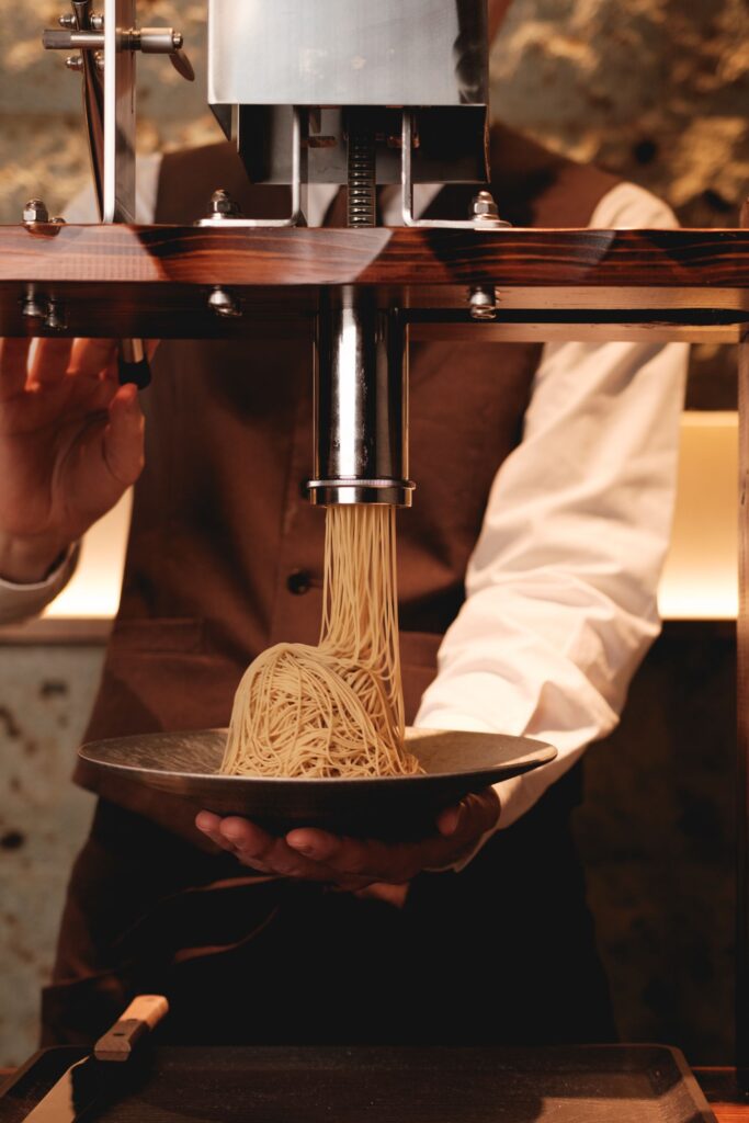 モンブランを絞る様子