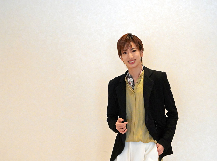 宝塚歌劇団・花組トップスター柚香光（ゆずかれい）さんインタビュー 。花組誕生100年に贈るファンタジックなお芝居と華やかなショー作品