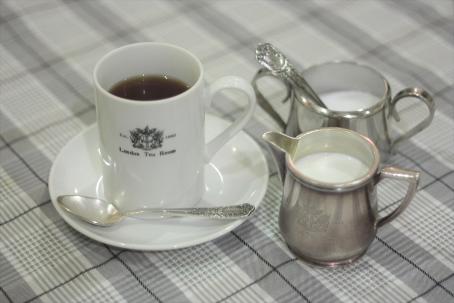 ティーウェアも重厚感があってすてき