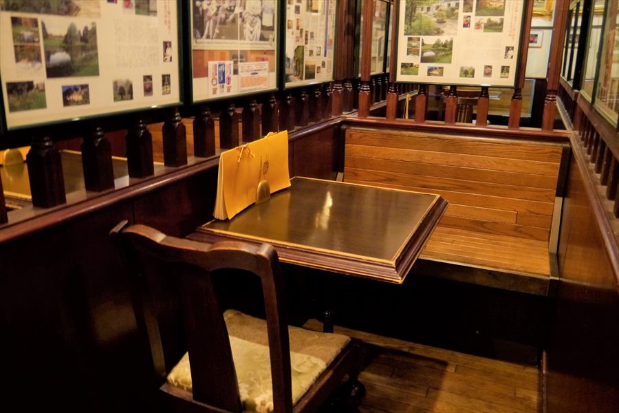 ひとりでもこのような半個室に案内される