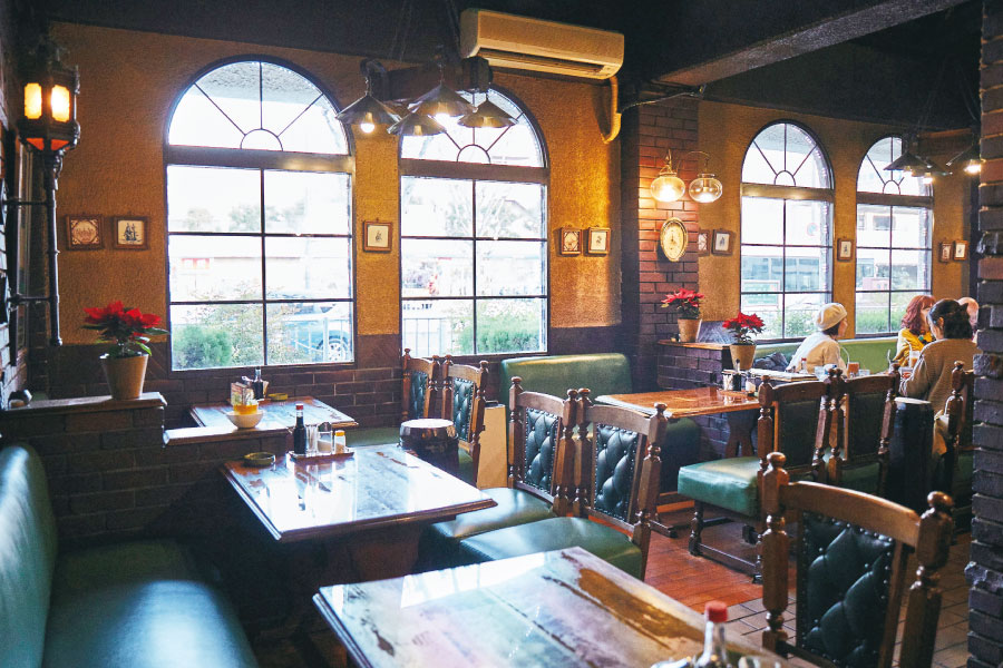 モンキーヒルのレトロな店内