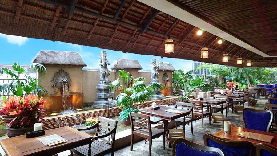 　バリラックスザガーデン梅田の内観