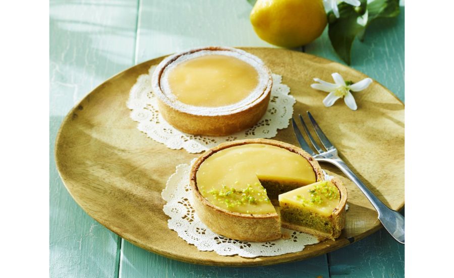 マントンのレモンを使用したレモンタルトとレモンピスタチオタルト