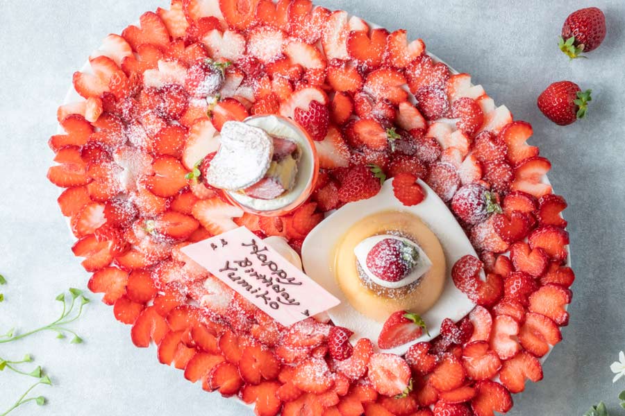 まるでいちごの絨毯！連日人気のスペシャルスイーツが販売延長！豊中のローフベーカリーで