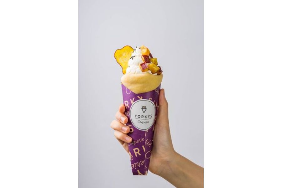 お芋がたっぷりのったクレープ