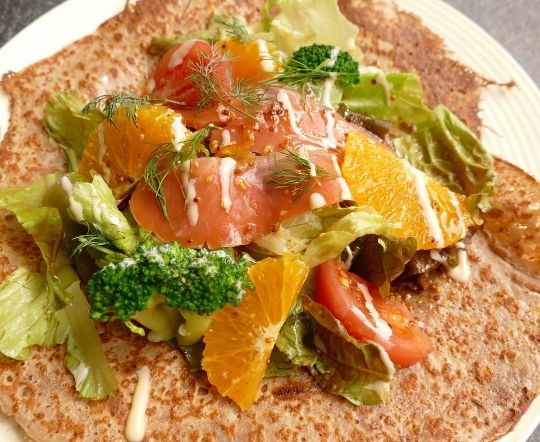 そば粉のガレットも種類豊富