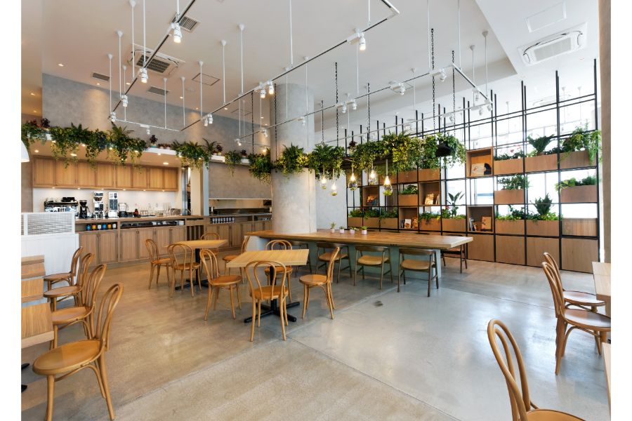 広い店内で席数も多い穴場のカフェ