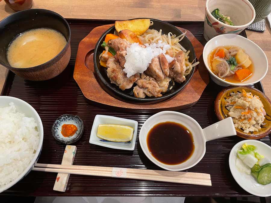 箕面ごはんやはなの定食