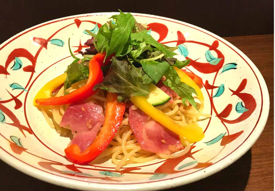 壁の穴の夏野菜のペペロンチーノ