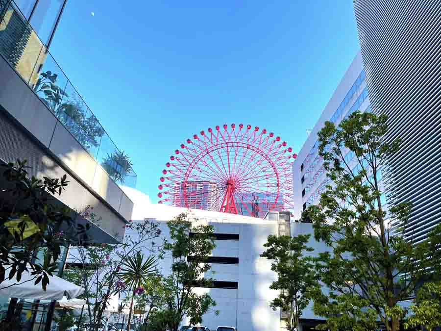 梅田ワーフから見える観覧車