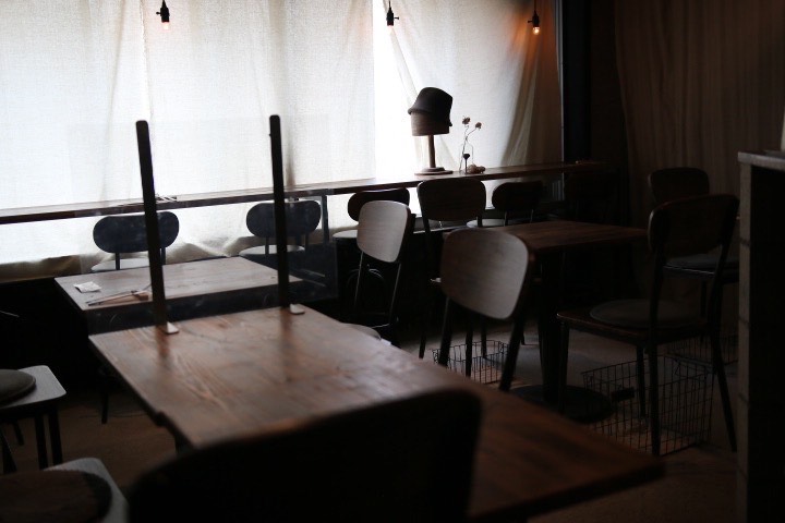 物語が始まる予感がするニチニチベイクの店内