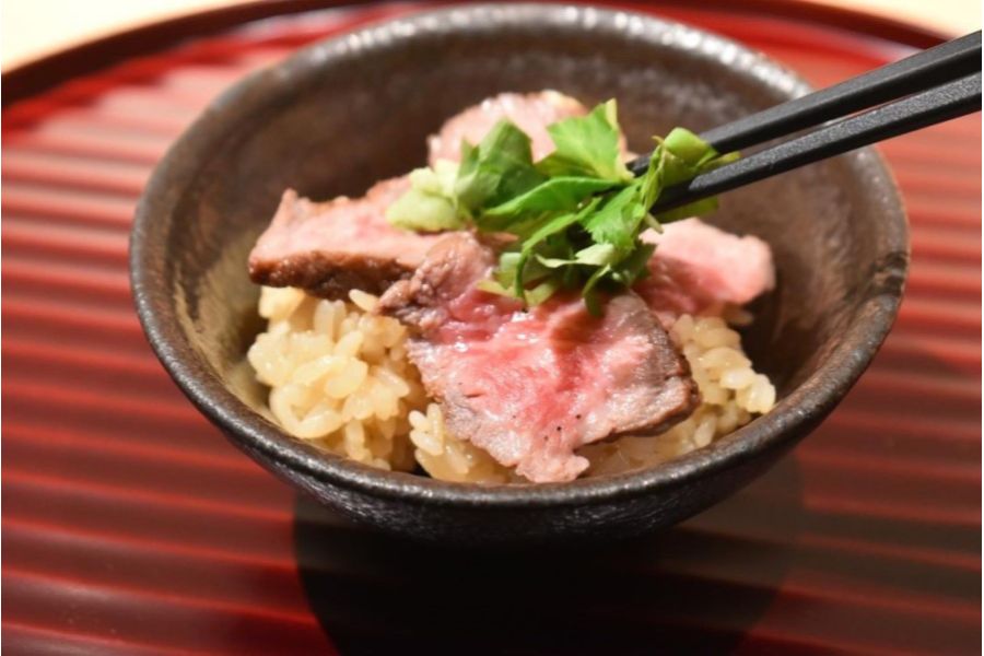 「個室和食 梅田燈花(とうか)」の牛まぶしランチ