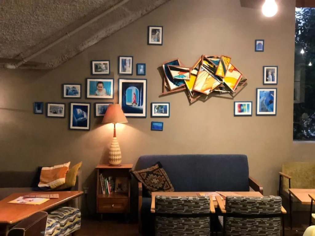 NU茶屋町のワイアードカフェ