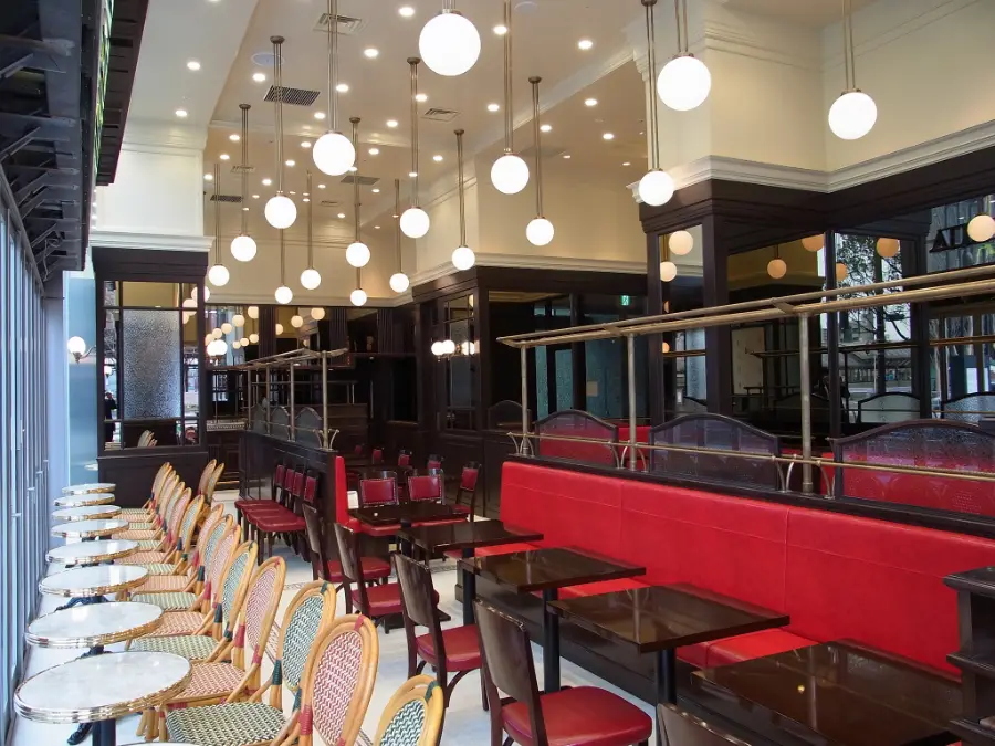 オーバカナルの店内