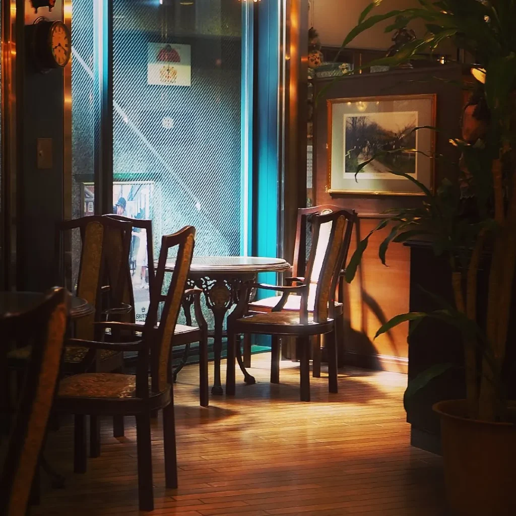 ロンドンティールーム堂島本店の内観