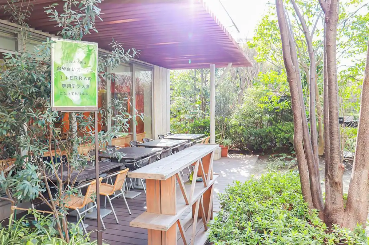 オープンテラスが心地良い！梅田のカフェ5選。日常を忘れられる開放感が最高の店