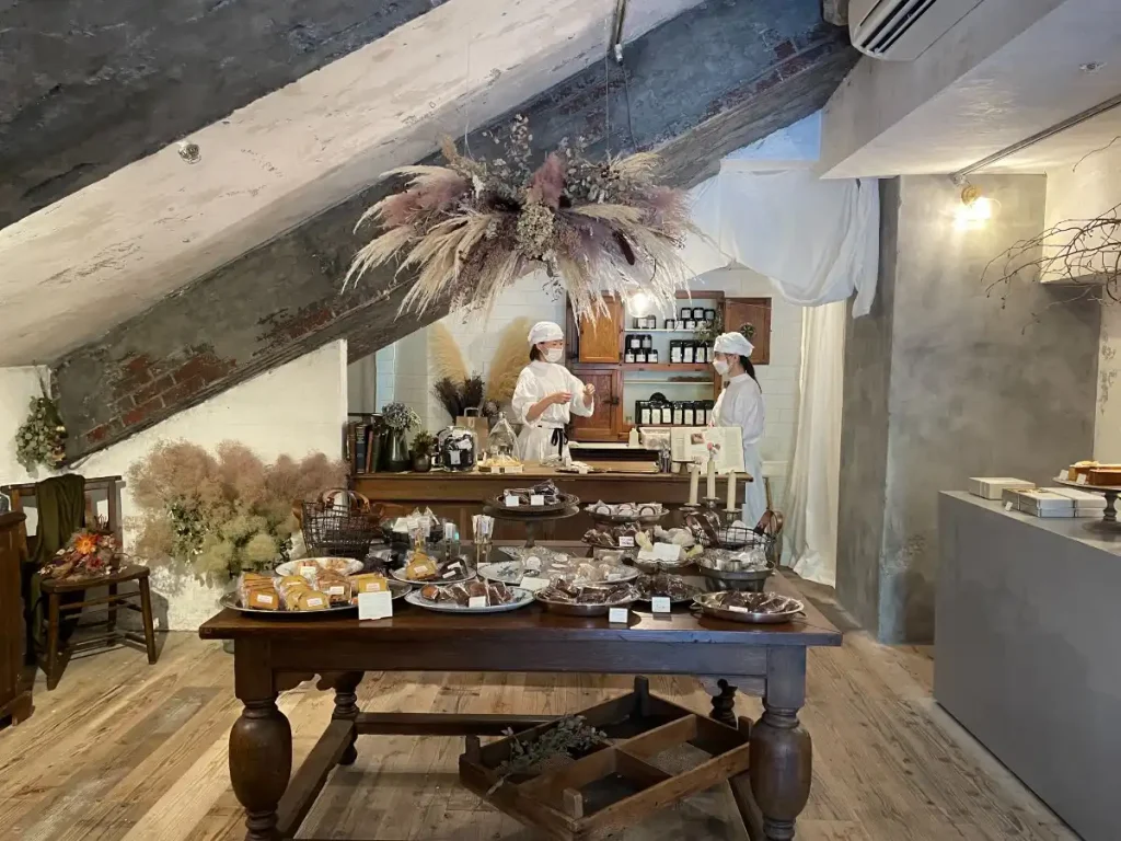 グルニエの店内