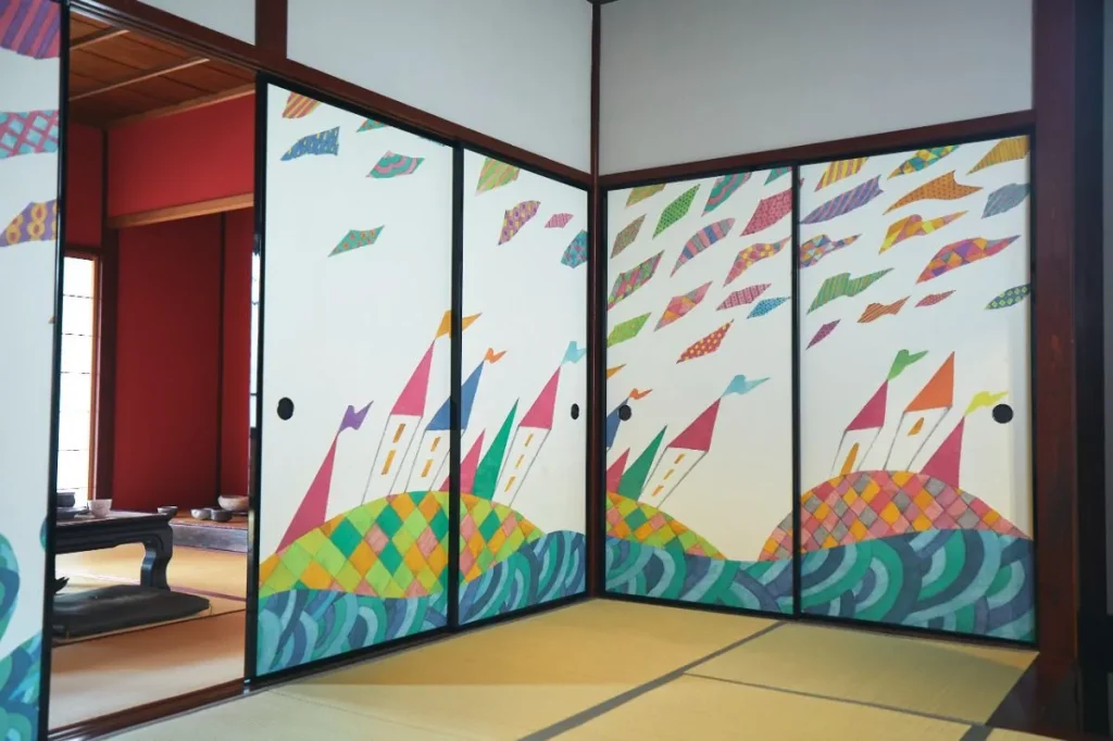 新竪町商店街のおはなしのつづきの襖絵