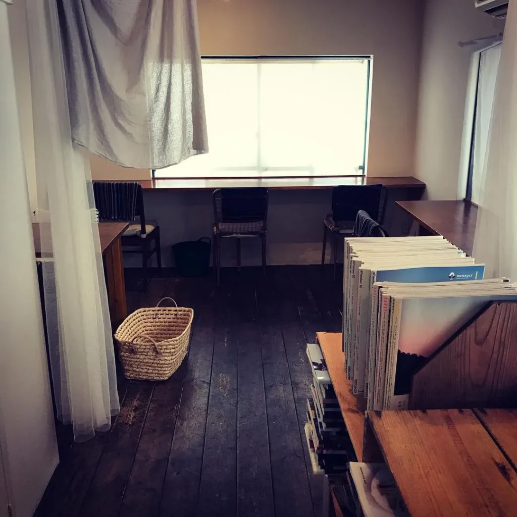 カフェヨムパン２F