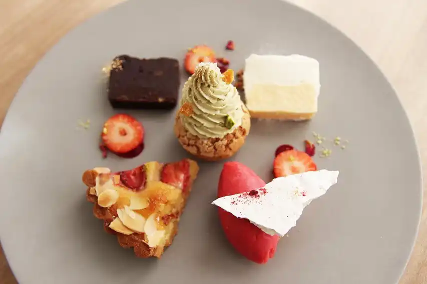 スイーツに惚れる！神戸三宮のカフェ7選。一度は食べたい誘惑のスイーツ