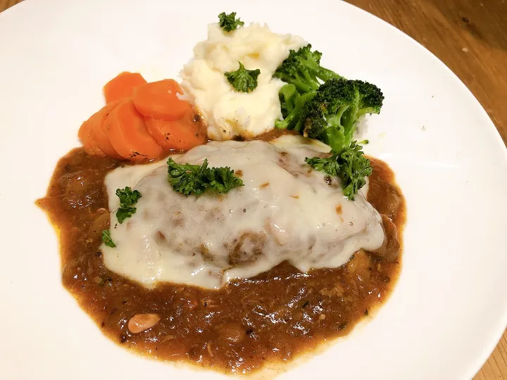 コム・シノワのチーズハンバーグ