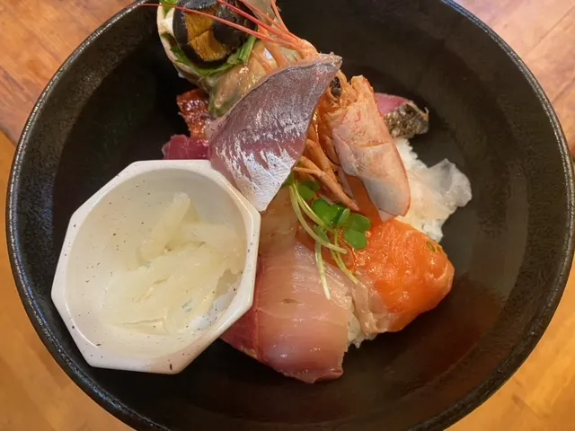 一寸法師の海鮮丼