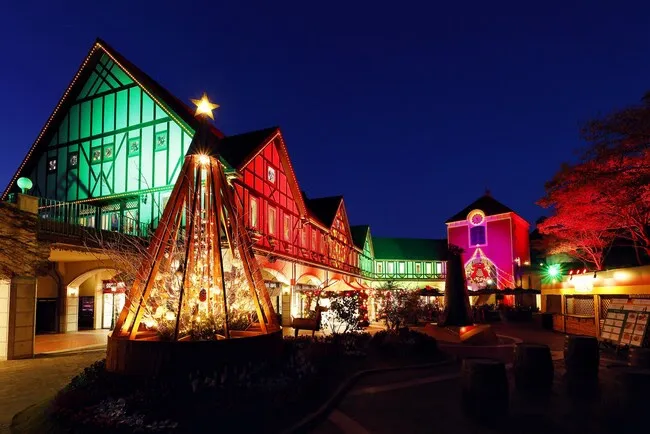 神戸布引ハーブ園がクリスマス空間に！11/12～12/25「古城のクリスマス」開催。幻想的なライトアップと神戸の夜景一望