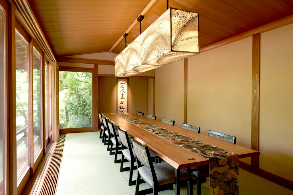 京 翠嵐の個室「松月」