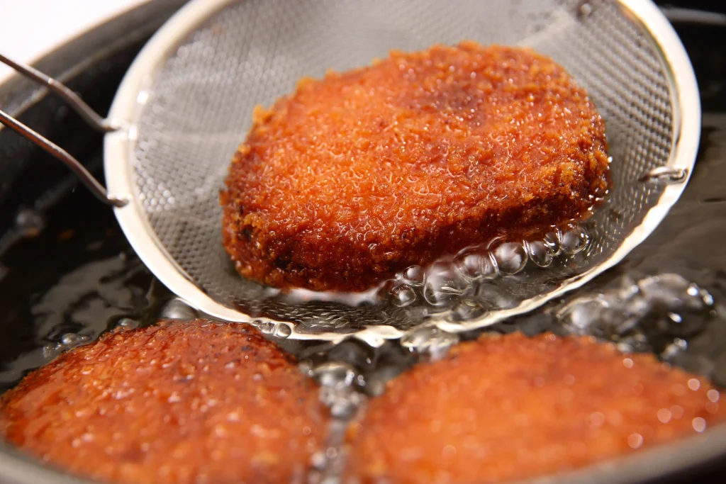 中村屋総本店の揚げたてコロッケ