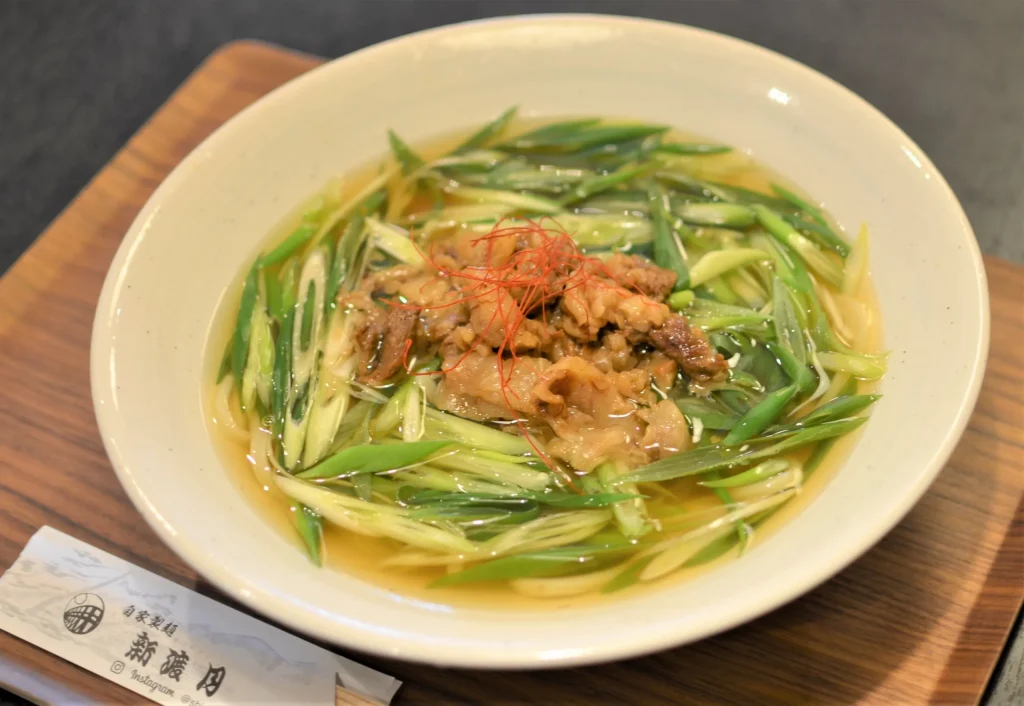 自家製麺新渡月の神戸牛すじと九条ねぎのうどん