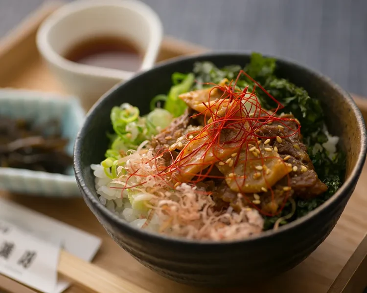 自家製麺新渡月の神戸牛すじご飯