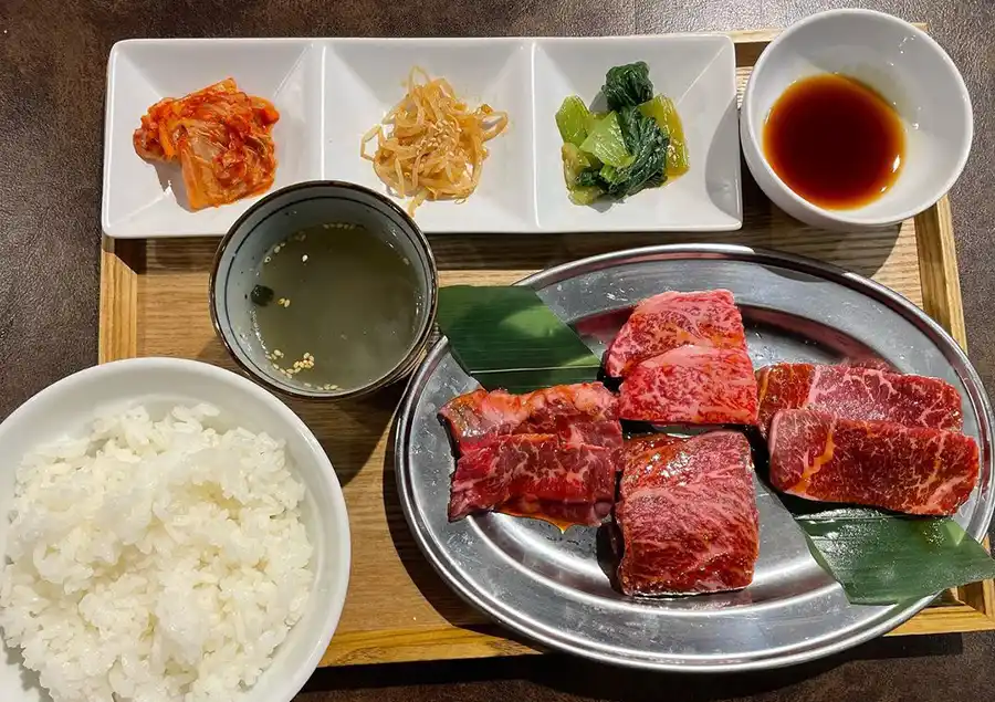 焼き肉ヤミーの赤身ランチ