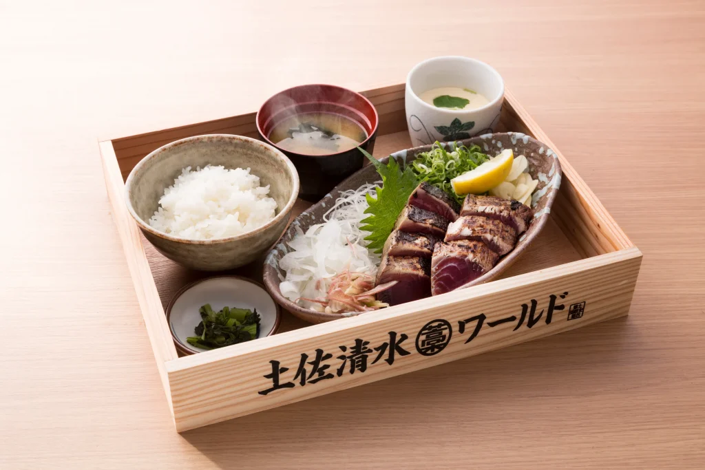 土佐清水ワールドかつおの藁焼き定食
