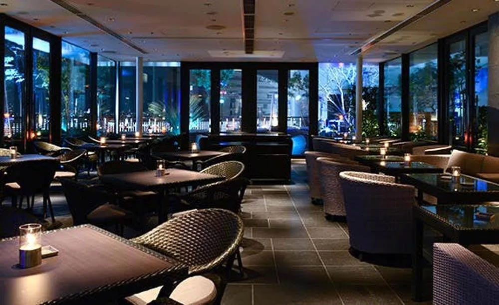 ゼックスウエストの店内