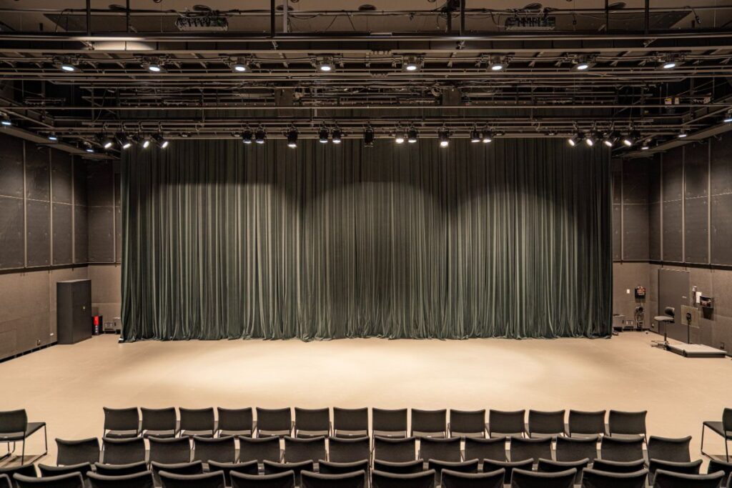 演劇に特化した大スタジオ