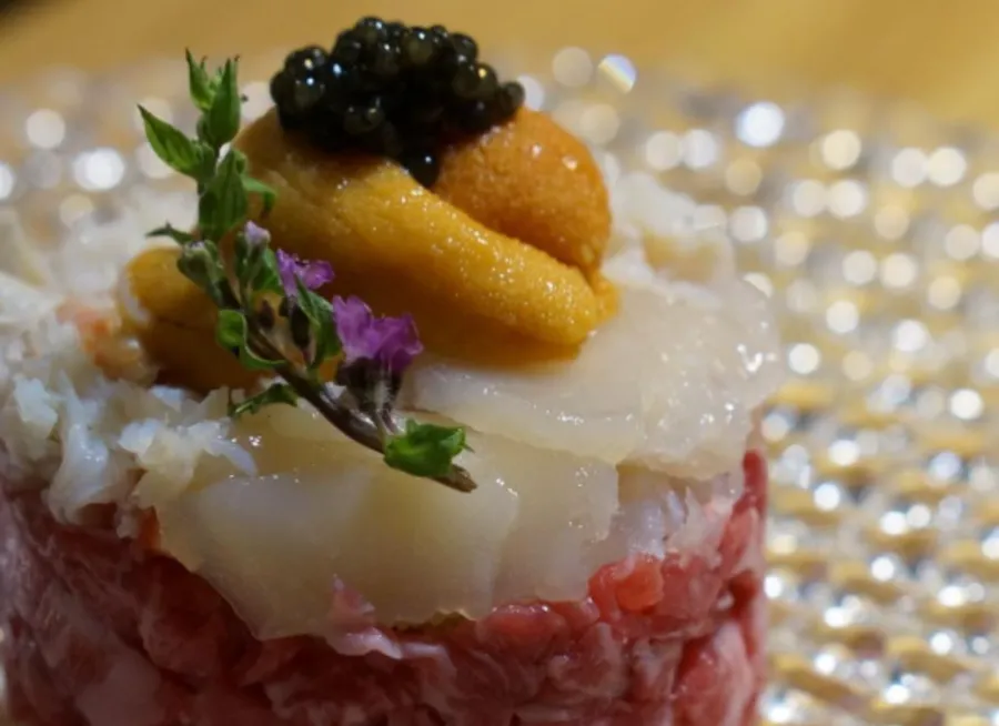 北新地焼き肉菊地人気ユッケ