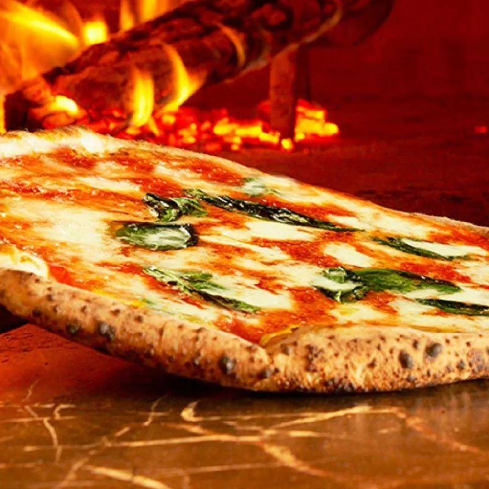 サルバドーレクオモ梅田のピザ