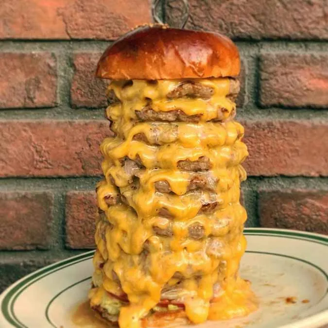 リッチガーデンの特注バーガー