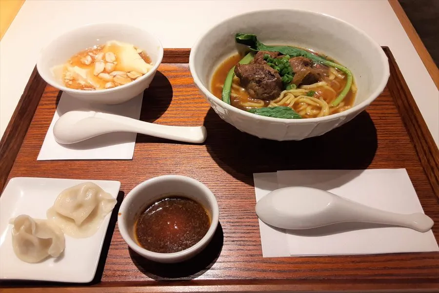 騒豆花（サオドウファ）ホワイティうめだ店のランチ