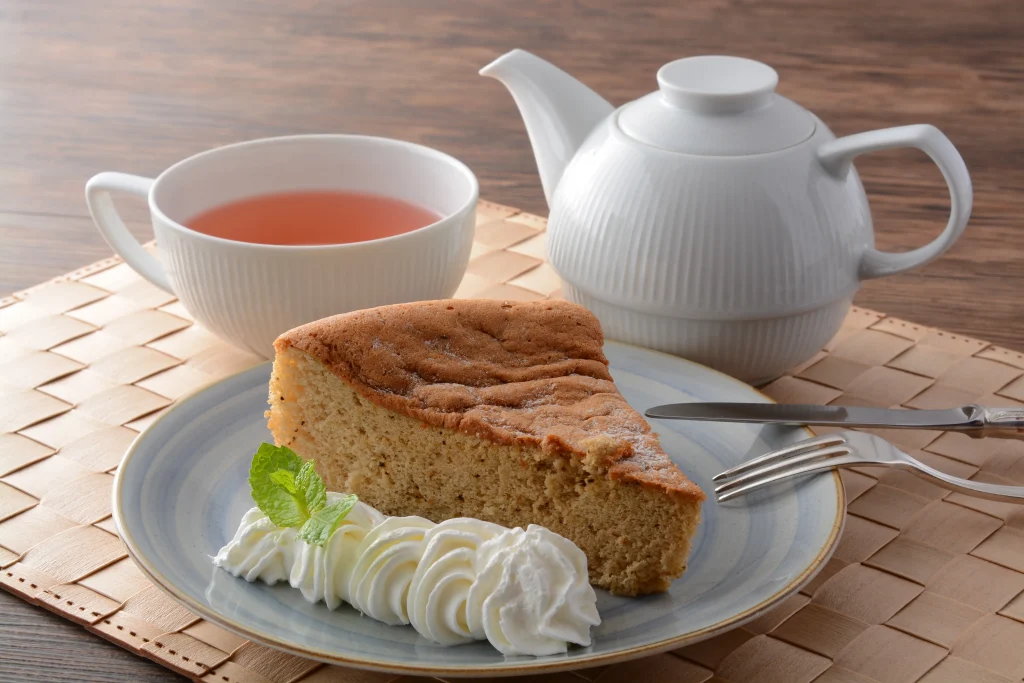 Tutti「ケーキ各種とドリンクセット」