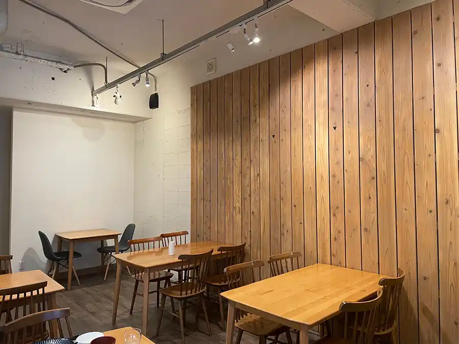 池田五月食堂の店内