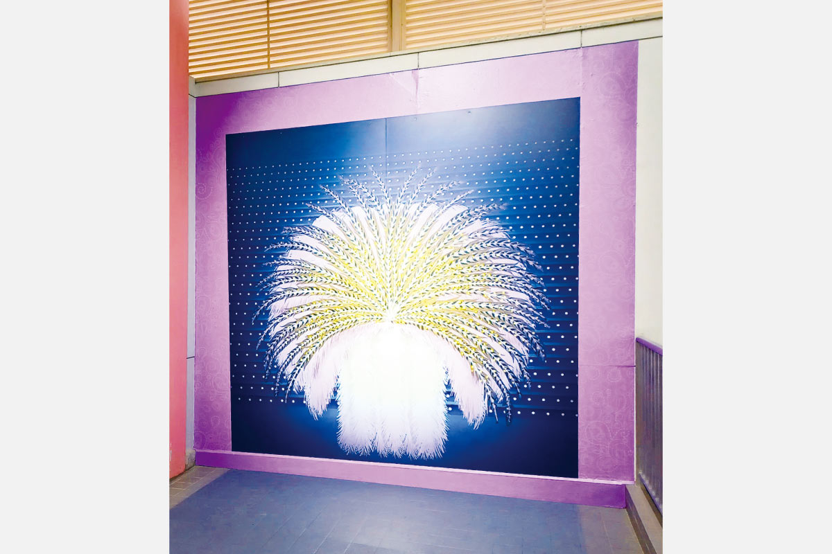 新設のフォトスポットで歌劇のスター気分に！阪急宝塚駅の駅装飾をリニューアル