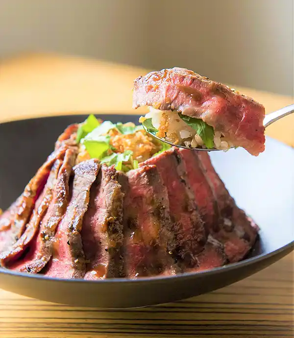 佰食屋のステーキ丼