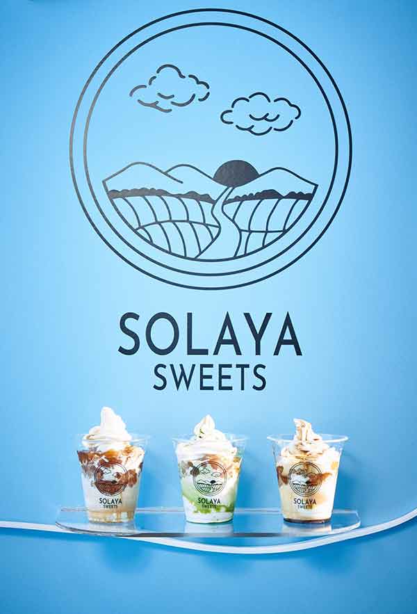 SOLAYAのわらびもちソフトクリームラテ店内の写真映えスポット