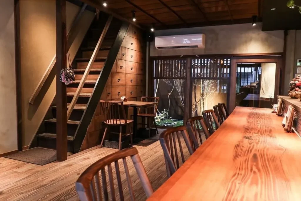 京都四条くをん　内観